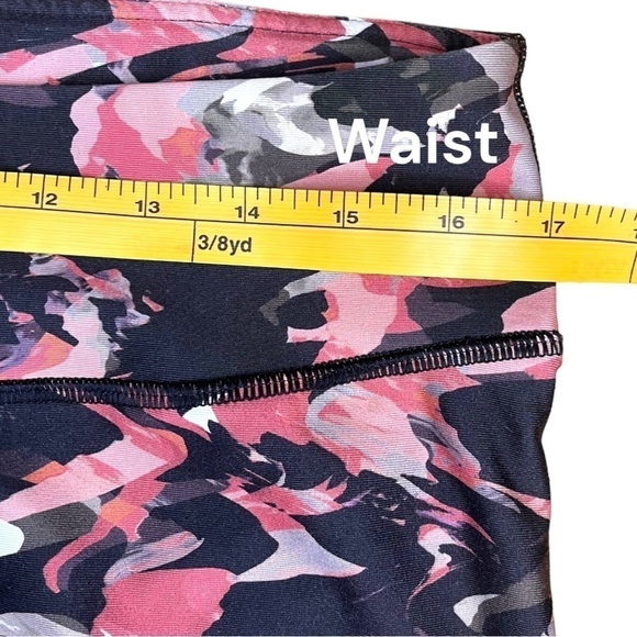 Fabletics (Kate Hudson) Salar Printed PowerHold Terracotta Painted Camo Legging - Picture 4 of 12